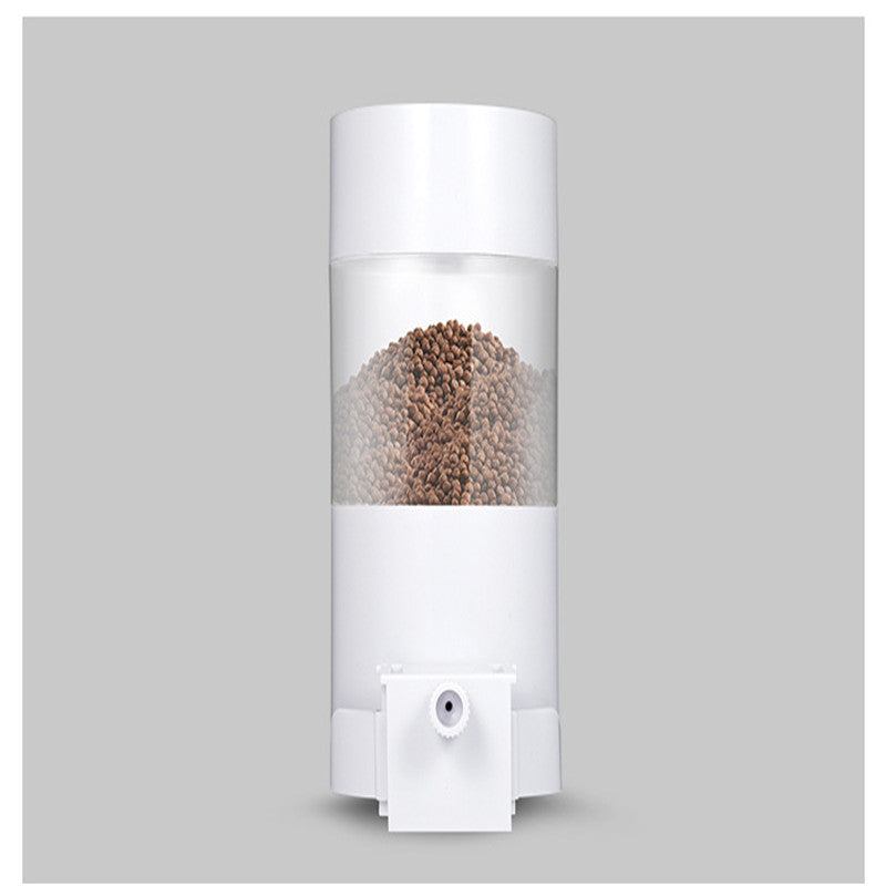 Aquarium tank automatic fish feeder